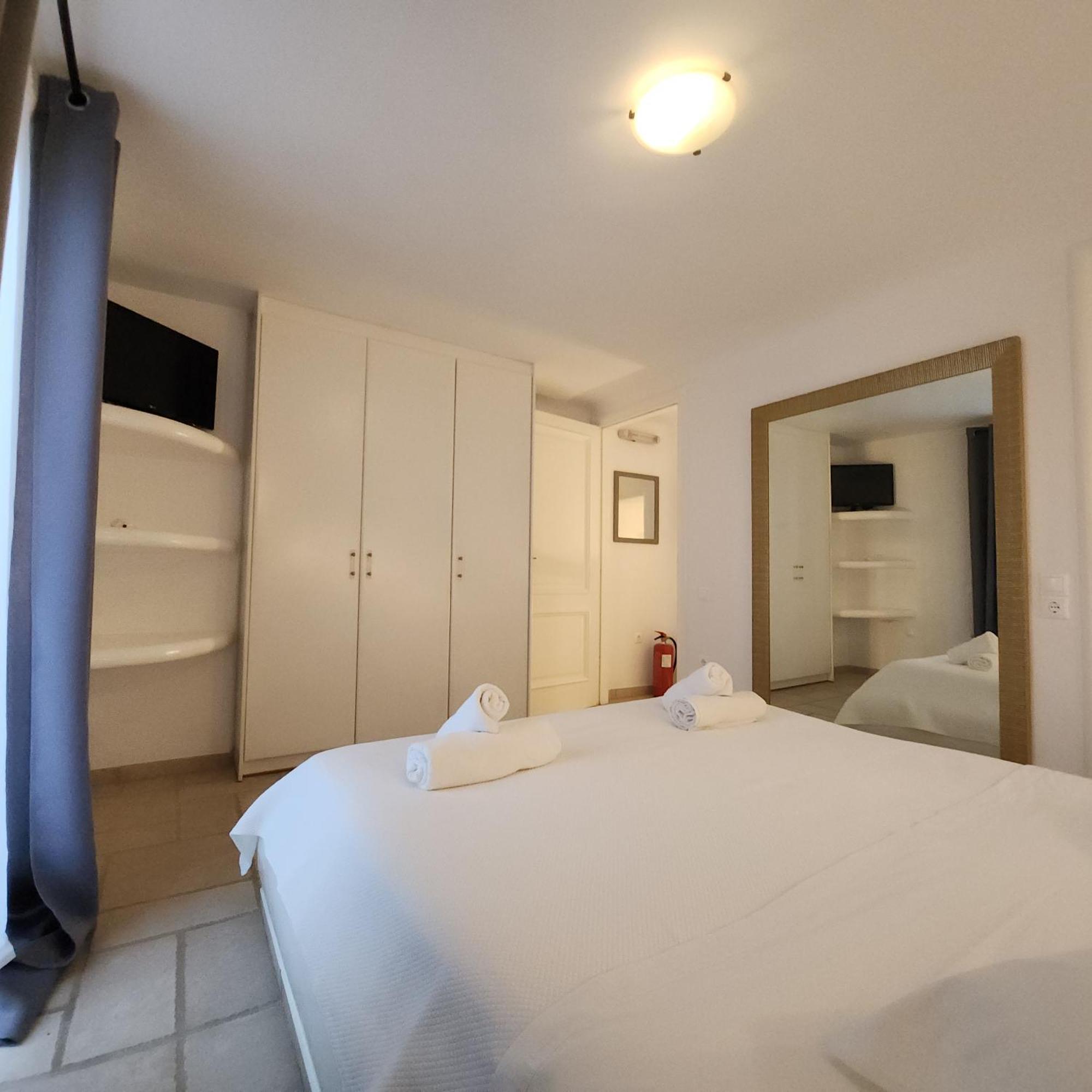 Mykonian Iros Suites & Villas Mykonos Town Екстер'єр фото